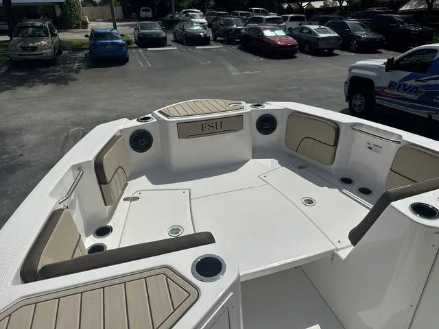 Slide: The Image of Yamaha 222 FSH Sport E 2025 - 13