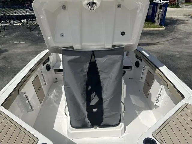 Slide: The Image of Yamaha 222 FSH Sport E 2025 - 17