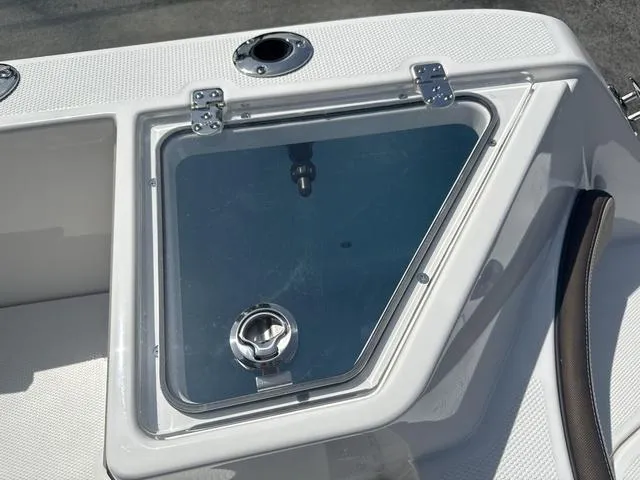 Slide: The Image of Yamaha 222 FSH Sport E 2025 - 18