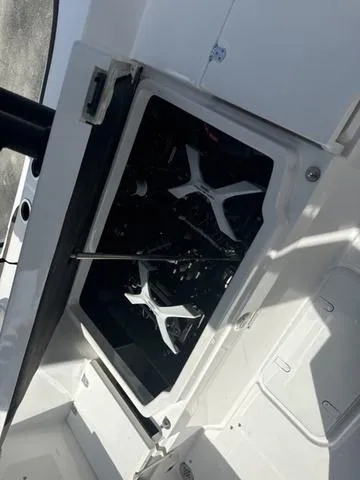 Slide: The Image of Yamaha 222 FSH Sport E 2025 - 22