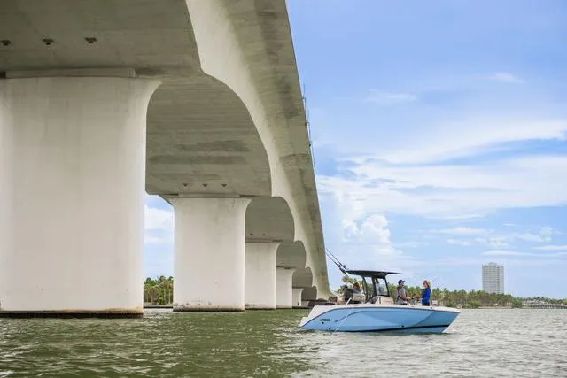 Slide: The Image of Yamaha 222 FSH Sport E 2025 - 28