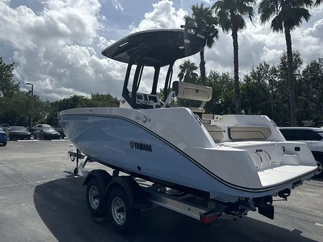 Slide: The Image of Yamaha 222 FSH Sport E 2025 - 3