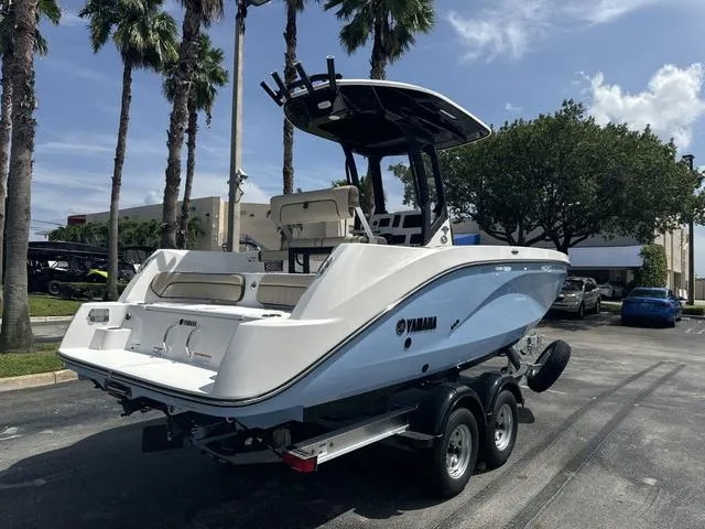 Slide: The Image of Yamaha 222 FSH Sport E 2025 - 5