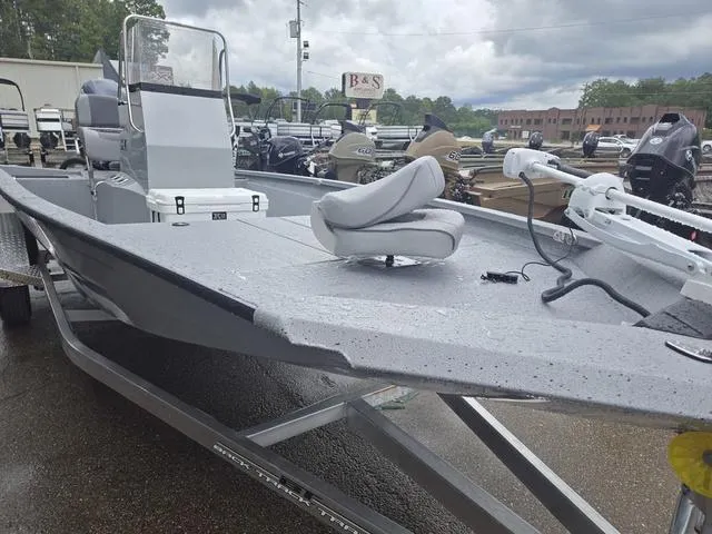 Slide: The Image of Xpress H210B 2025 - 15