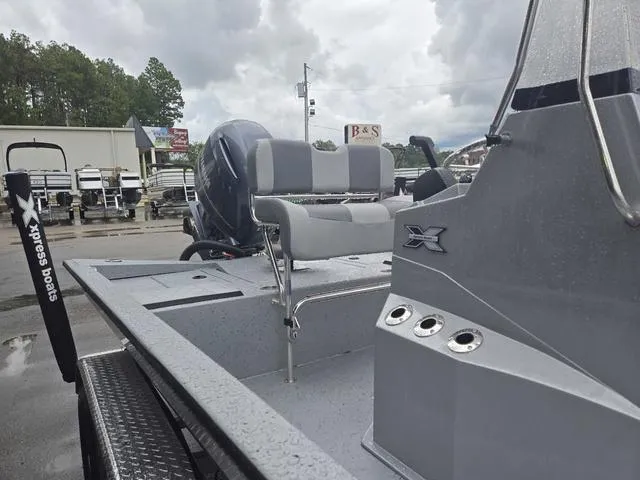 Slide: The Image of Xpress H210B 2025 - 18