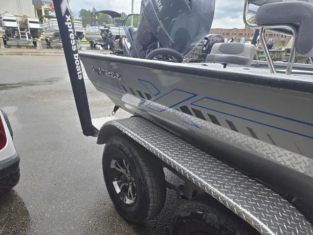 Slide: The Image of Xpress H210B 2025 - 5