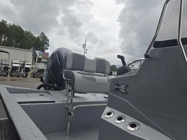 Slide: The Image of Xpress H210B 2025 - 6