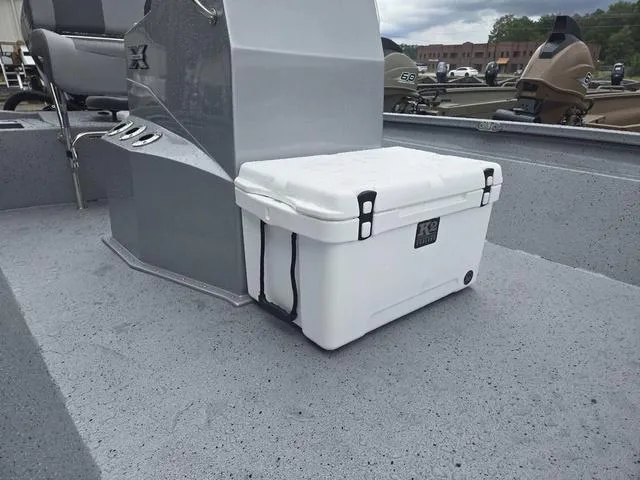 Slide: The Image of Xpress H210B 2025 - 8