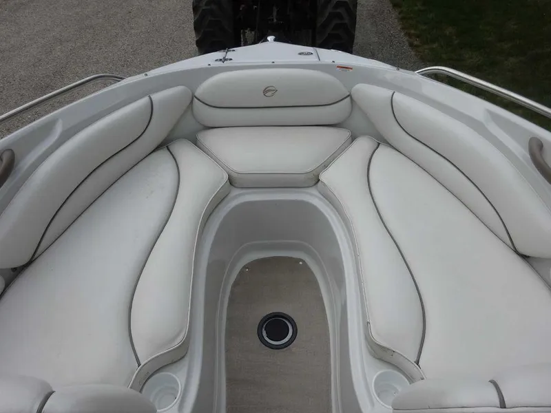 Slide: The Image of Crownline Boats 202 BR 2004 - 16