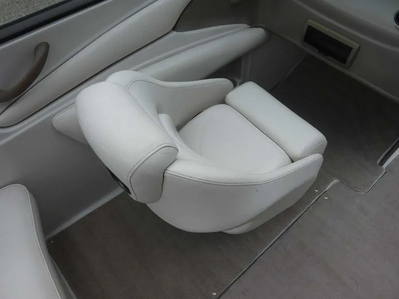 Slide: The Image of Crownline Boats 202 BR 2004 - 7