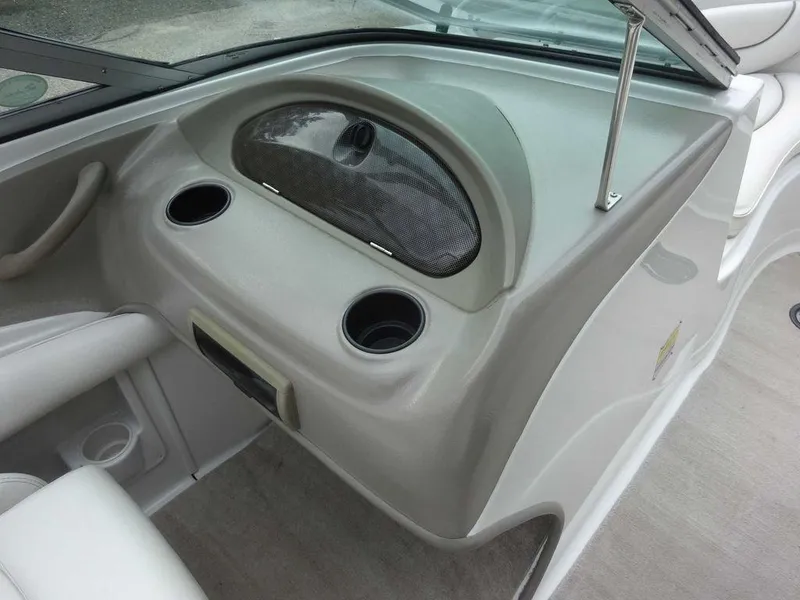 Slide: The Image of Crownline Boats 202 BR 2004 - 9