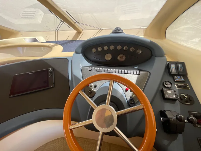 Slide: The Image of Azimut 46 2004 - 15