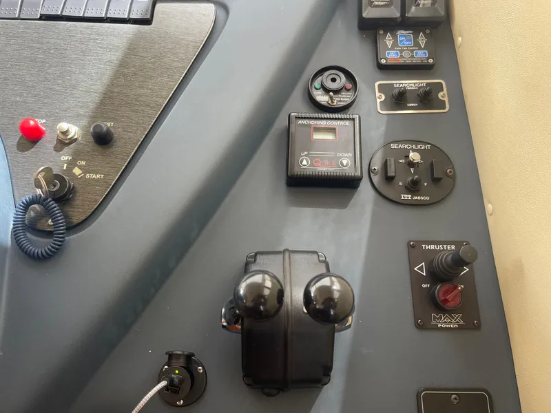 Slide: The Image of Azimut 46 2004 - 14