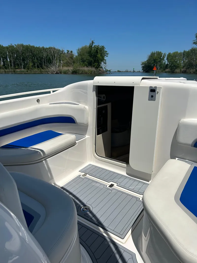 Slide: The Image of Wellcraft Scarab Sport 35 2015 - 52