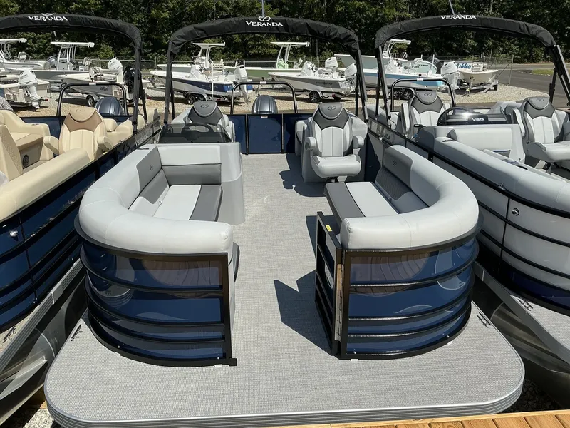The Image of Veranda Vista View Series VISTA SPORT 22RC-TRITOON-150HP 2025 - 2