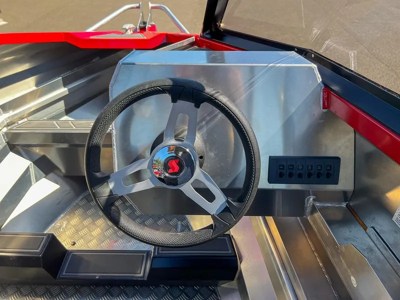 Slide: The Image of Stabi-Craft 1550 Fisher 2025 - 12