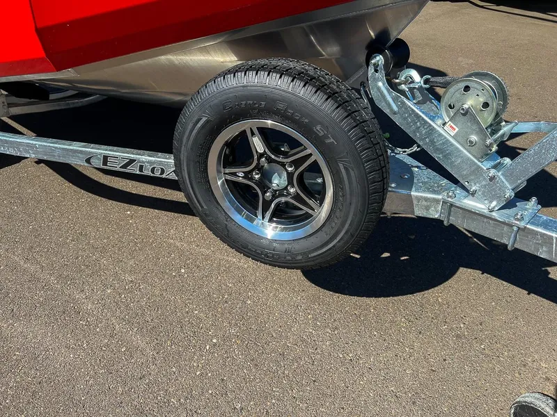 Slide: The Image of Stabi-Craft 1550 Fisher 2025 - 15