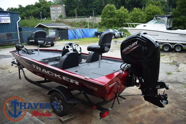 Slide: The Image of Tracker Pro Team 175 TXW 2025 - 11