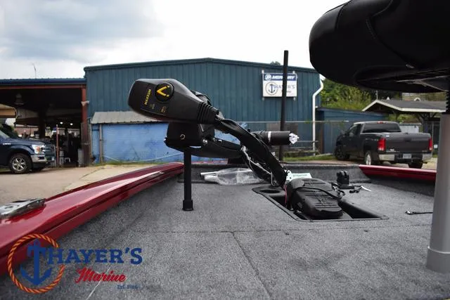 Slide: The Image of Tracker Pro Team 175 TXW 2025 - 13