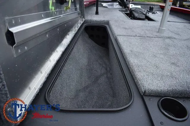 Slide: The Image of Tracker Pro Team 175 TXW 2025 - 16