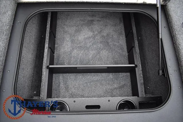 Slide: The Image of Tracker Pro Team 175 TXW 2025 - 17