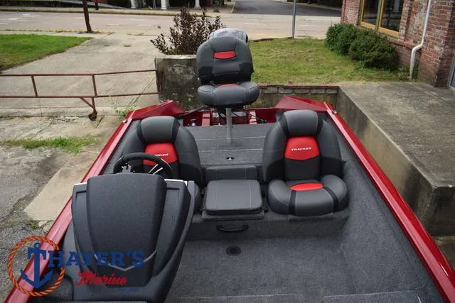 Slide: The Image of Tracker Pro Team 175 TXW 2025 - 19