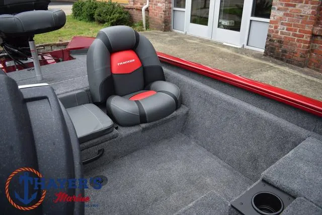 Slide: The Image of Tracker Pro Team 175 TXW 2025 - 20