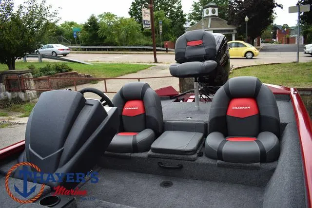 Slide: The Image of Tracker Pro Team 175 TXW 2025 - 21