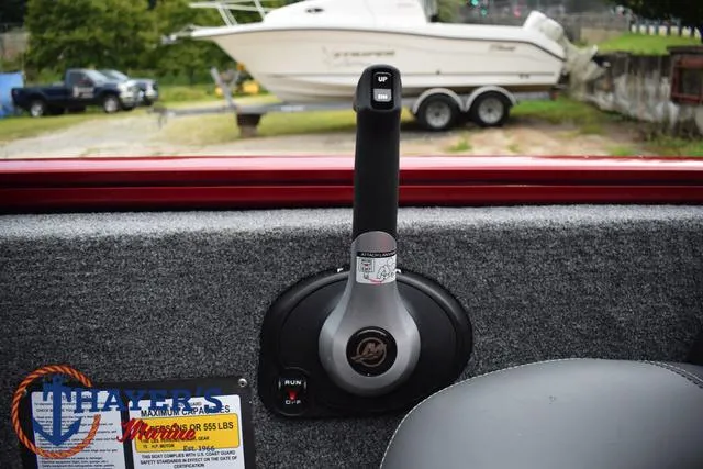 Slide: The Image of Tracker Pro Team 175 TXW 2025 - 24