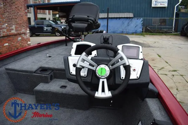 Slide: The Image of Tracker Pro Team 175 TXW 2025 - 26