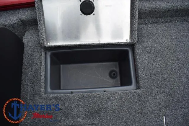 Slide: The Image of Tracker Pro Team 175 TXW 2025 - 30