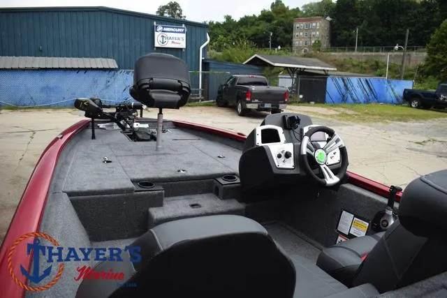 Slide: The Image of Tracker Pro Team 175 TXW 2025 - 32