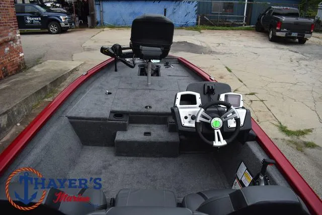 Slide: The Image of Tracker Pro Team 175 TXW 2025 - 33