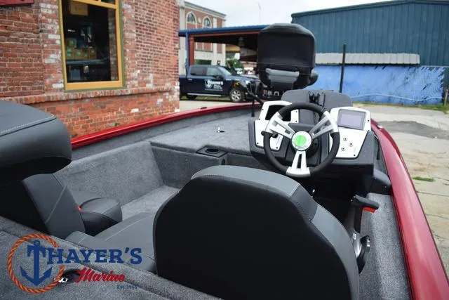 Slide: The Image of Tracker Pro Team 175 TXW 2025 - 34