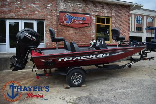 Slide: The Image of Tracker Pro Team 175 TXW 2025 - 37