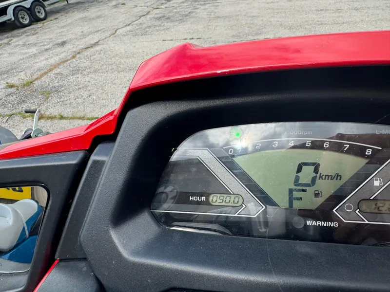 Slide: The Image of Close-up of 2016 Yamaha WaveRunner VX Limited dashboard showing 0 km/h speed. - 4