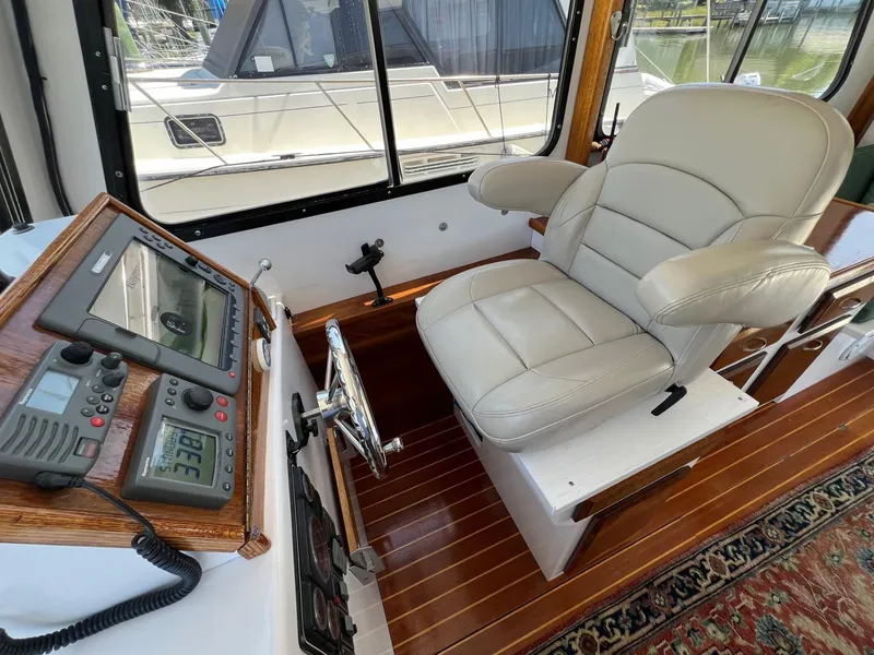 Slide: The Image of Bruno & Stillman 35 Cruiser - 17