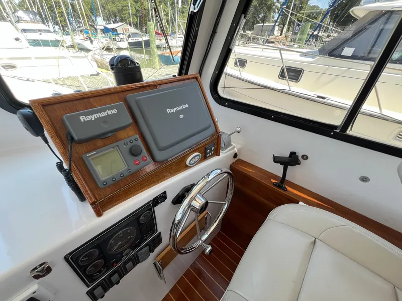 Slide: The Image of Bruno & Stillman 35 Cruiser - 18