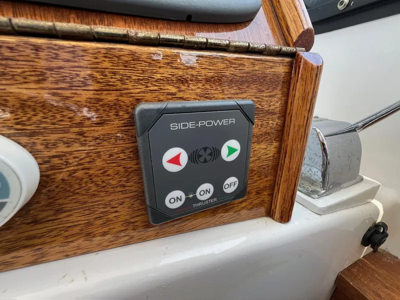 Slide: The Image of Bruno & Stillman 35 Cruiser - 20