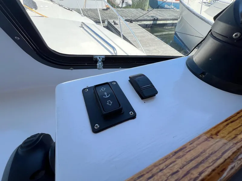 Slide: The Image of Bruno & Stillman 35 Cruiser - 22