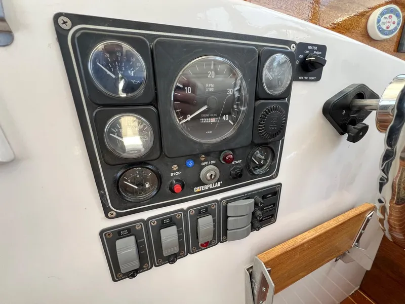 Slide: The Image of Bruno & Stillman 35 Cruiser - 23