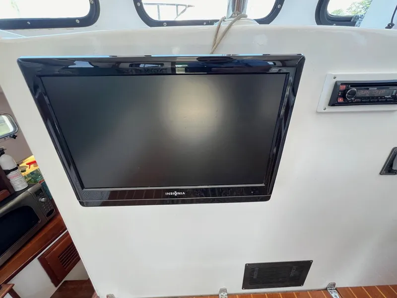 Slide: The Image of Bruno & Stillman 35 Cruiser - 24