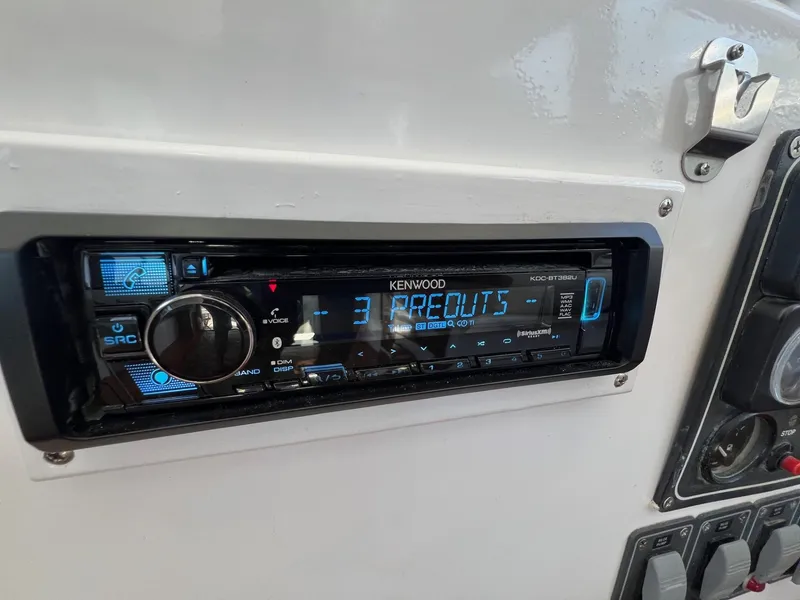 Slide: The Image of Bruno & Stillman 35 Cruiser - 25