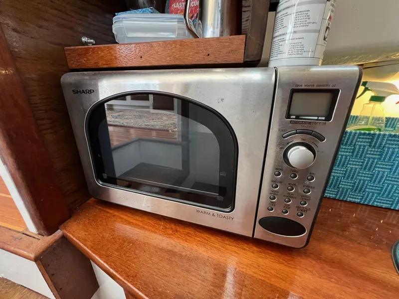 Slide: The Image of Bruno & Stillman 35 Cruiser - 28