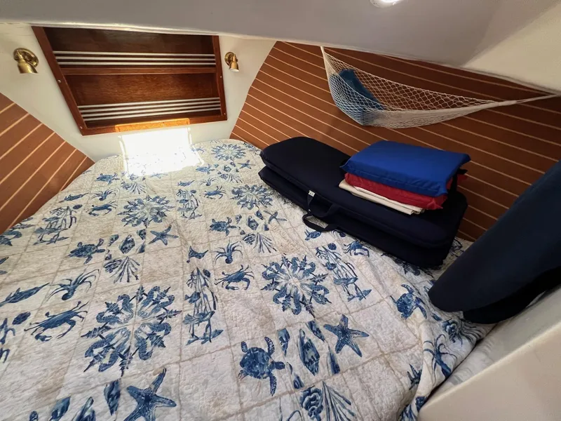 Slide: The Image of Bruno & Stillman 35 Cruiser - 31