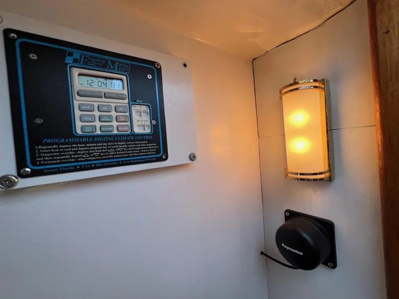 Slide: The Image of Bruno & Stillman 35 Cruiser - 33