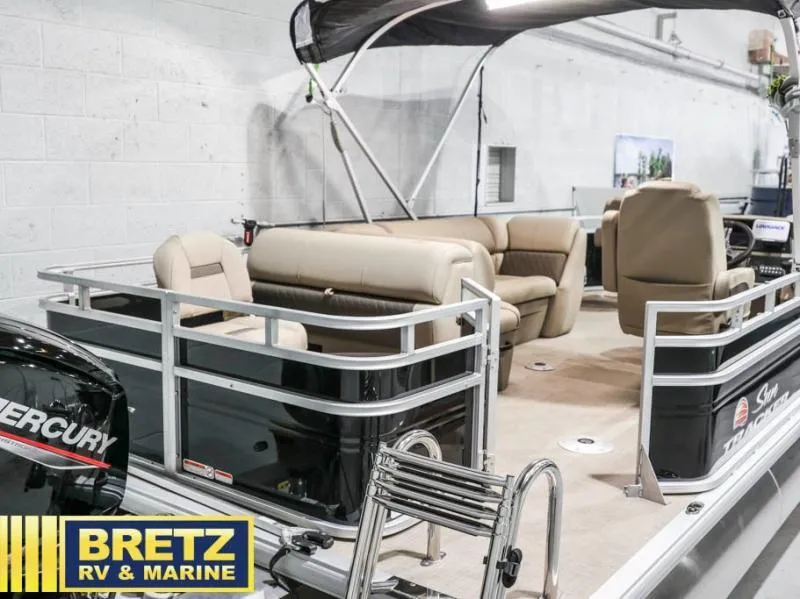 Slide: The Image of Sportfish 20 DLX 2025 - 12