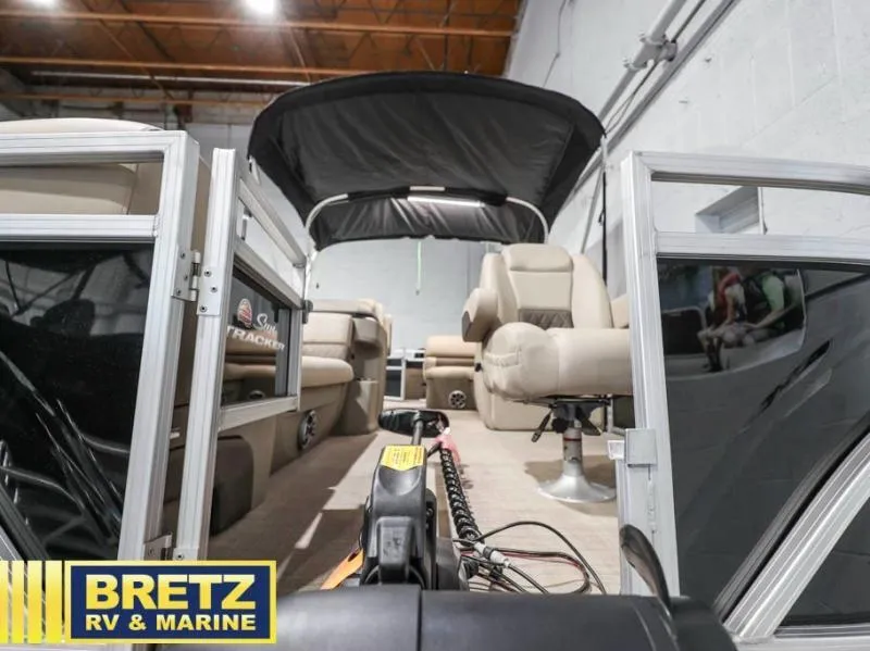 Slide: The Image of Sportfish 20 DLX 2025 - 13