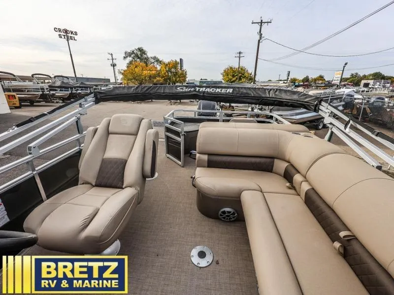 Slide: The Image of Sportfish 20 DLX 2025 - 23