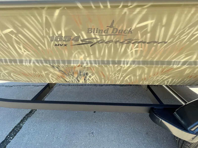 Slide: The Image of Tracker 1654SPT 2025 - 3